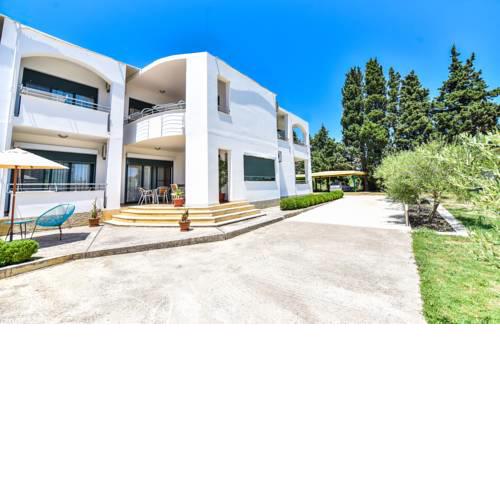 Apartments Laguna
