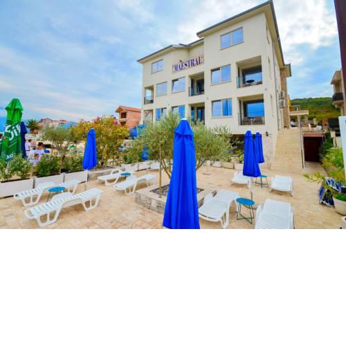 Apartments Maestral