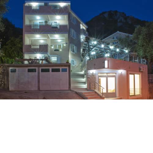 Apartments Marina