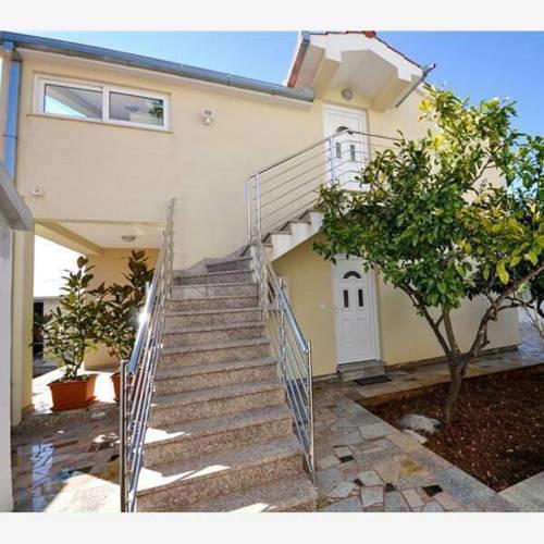 Apartments Mastrinka