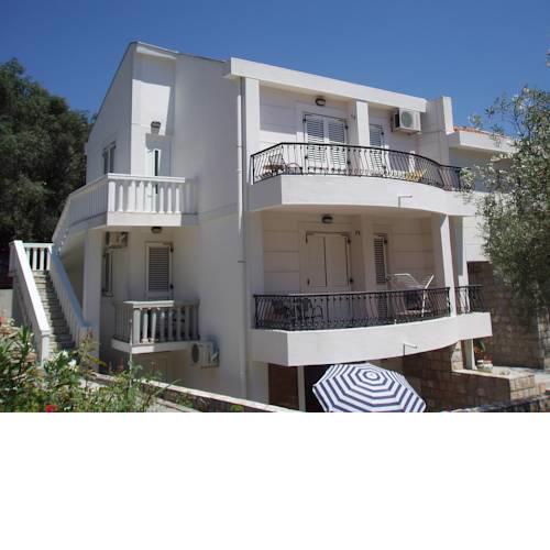 Apartments Medin Danilo