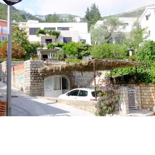 Apartments Minja Nerin