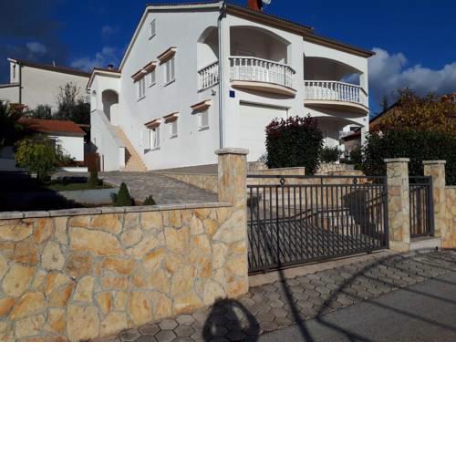 Apartments Mira 1978