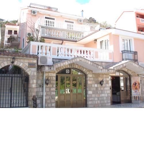 Apartments Montena