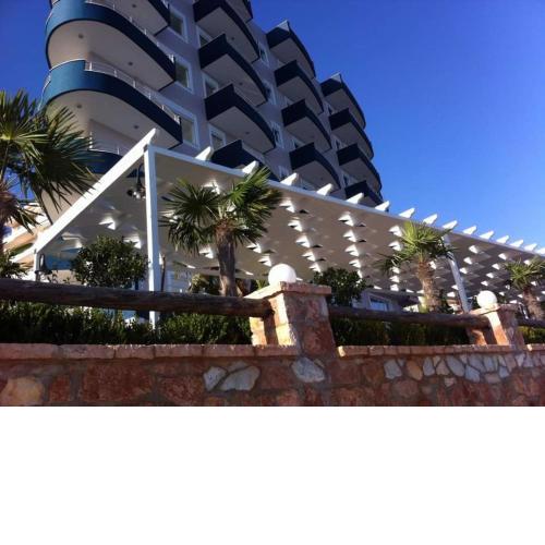 APARTMENTS M&R