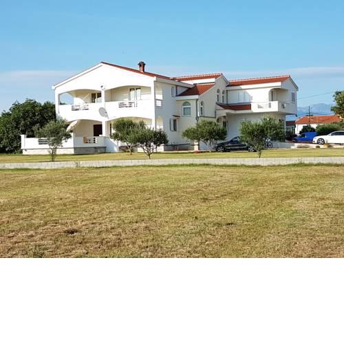 Apartments Mrdelja