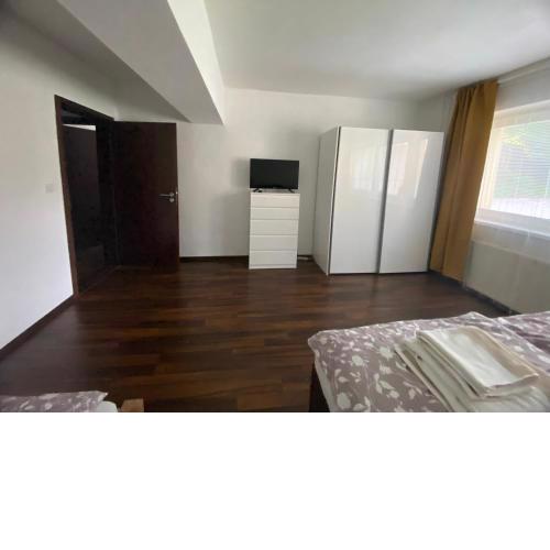 Apartments Nifia
