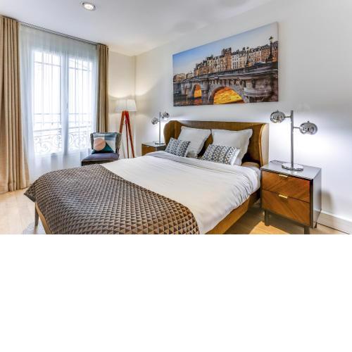 Apartments Paris Centre - At Home Hotel