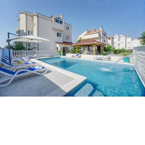 Apartments Plavi Biser
