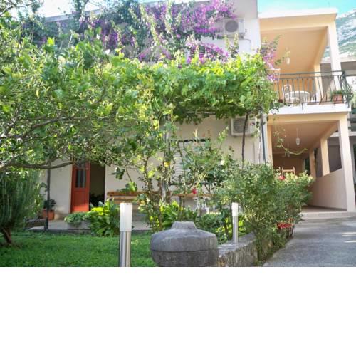 Apartments Sini