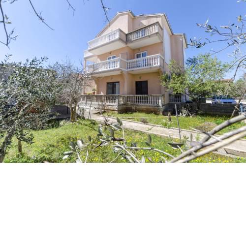 Apartments Srdarev