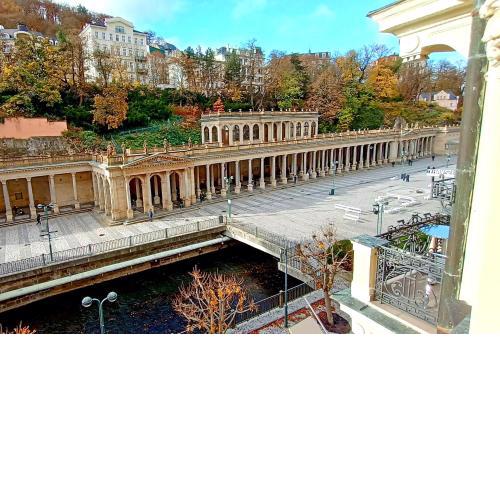 Apartments Stubsi with colonnade view