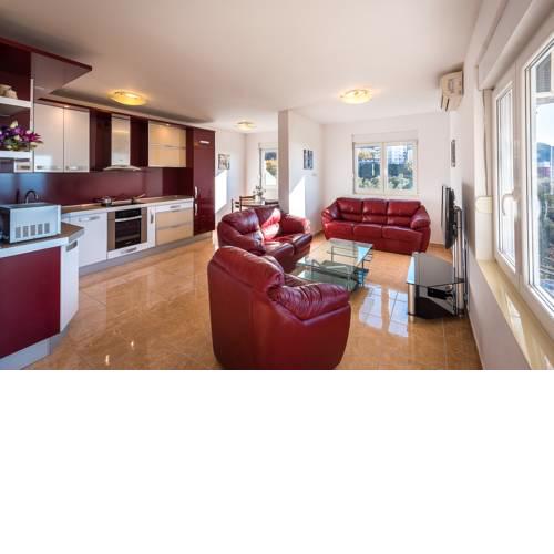 Apartments Sunny Family