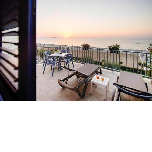 Apartments Venetico Marina - ISI01102h-SYB