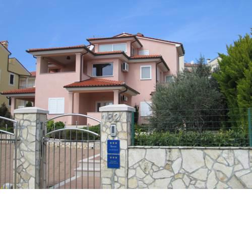 Apartments Villa Fernetich