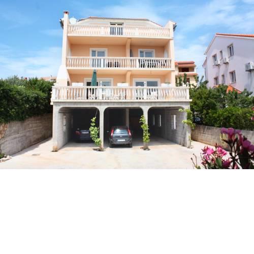 Apartments with a parking space Barbat (Rab) - 5002