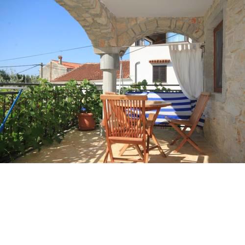 Apartments with a parking space Basanija (Umag) - 7148