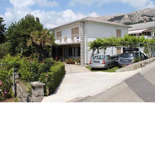 Apartments with a parking space Baska (Krk) - 5407