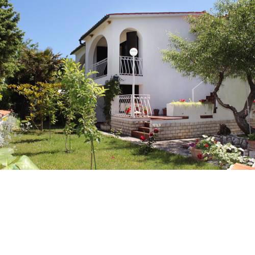 Apartments with a parking space Baska (Krk) - 5430