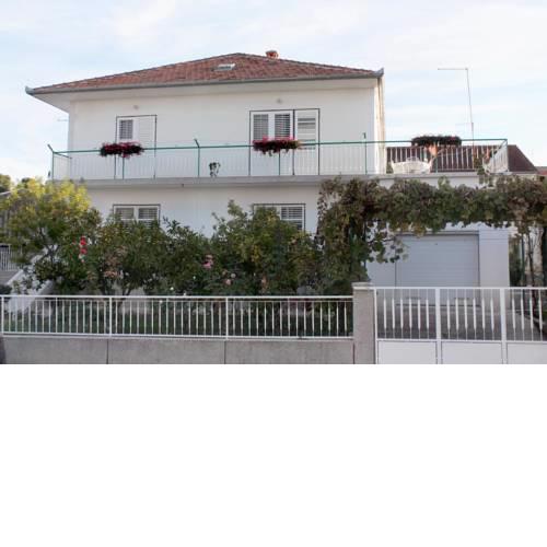 Apartments with a parking space Biograd na Moru (Biograd) - 5833