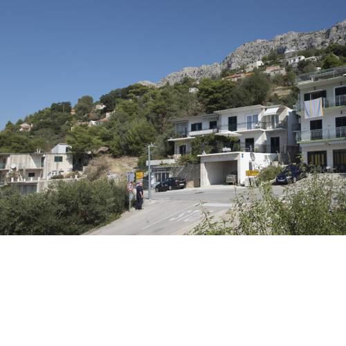 Apartments with a parking space Brela (Makarska) - 16603