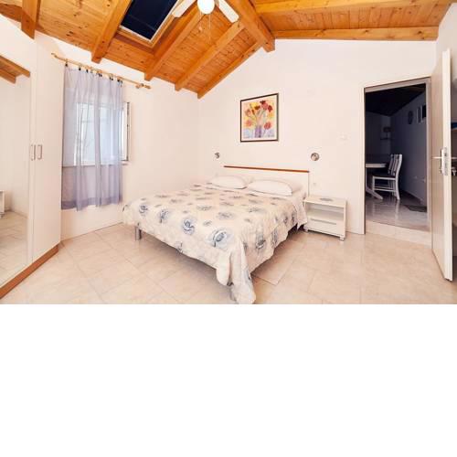 Apartments with a parking space Brsec (Opatija) - 12524