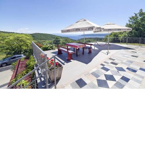 Apartments with a parking space Brsec (Opatija) - 7796