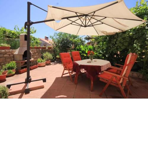 Apartments with a parking space Cunski (Losinj) - 8010