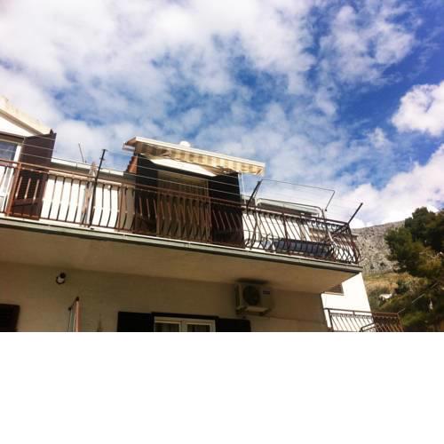 Apartments with a parking space Dugi Rat (Omis) - 11443