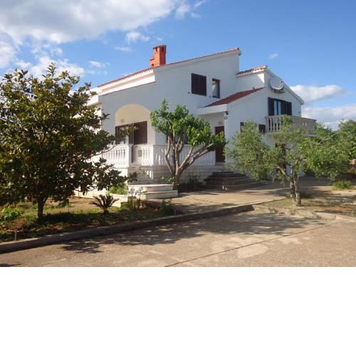 Apartments with a parking space Gornje selo (Solta) - 14009
