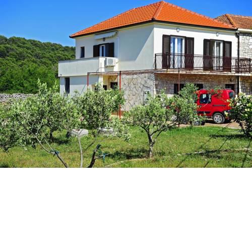 Apartments with a parking space Gornje selo (Solta) - 15545