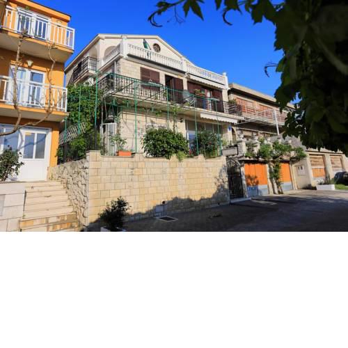 Apartments with a parking space Gradac (Makarska) - 6825