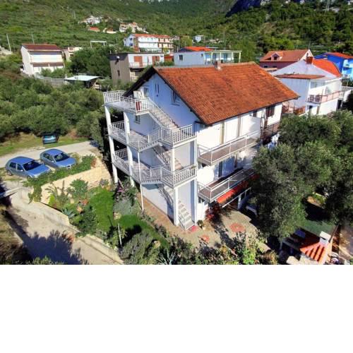 Apartments with a parking space Gradac (Makarska) - 6881