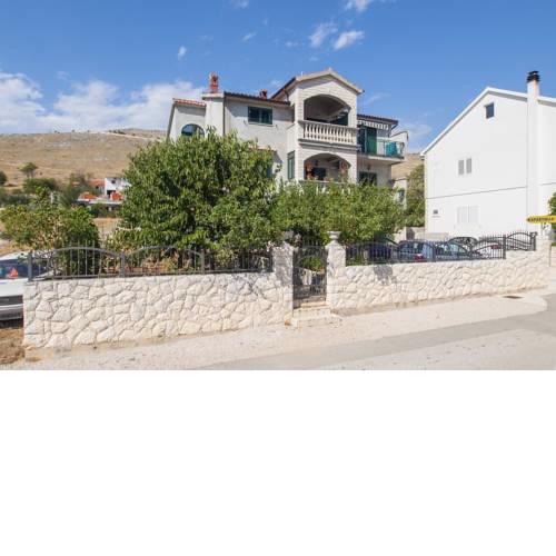 Apartments with a parking space Grebastica (Sibenik) - 11572