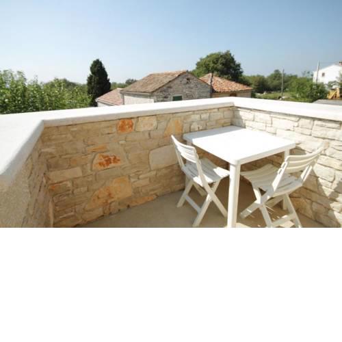 Apartments with a parking space Heraki (Central Istria - Sredisnja Istra) - 7167