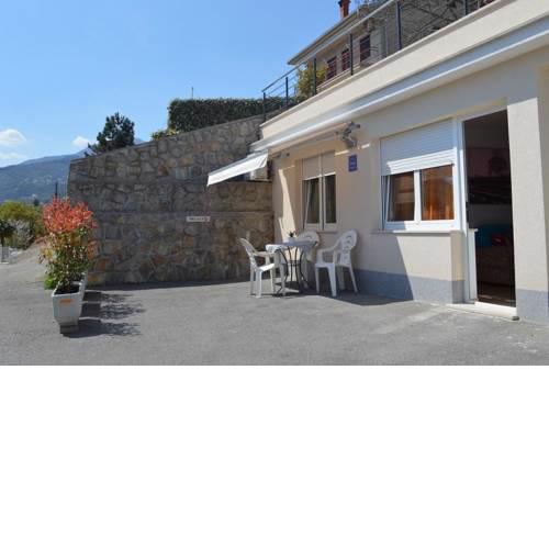 Apartments with a parking space Icici (Opatija) - 11154