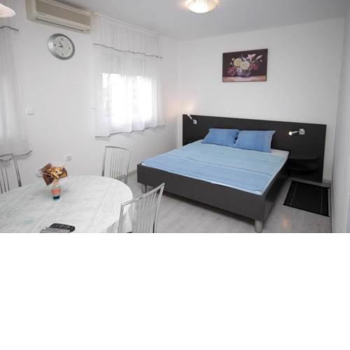 Apartments with a parking space Icici (Opatija) - 7761