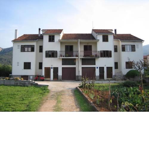 Apartments with a parking space Jelsa (Hvar) - 4003