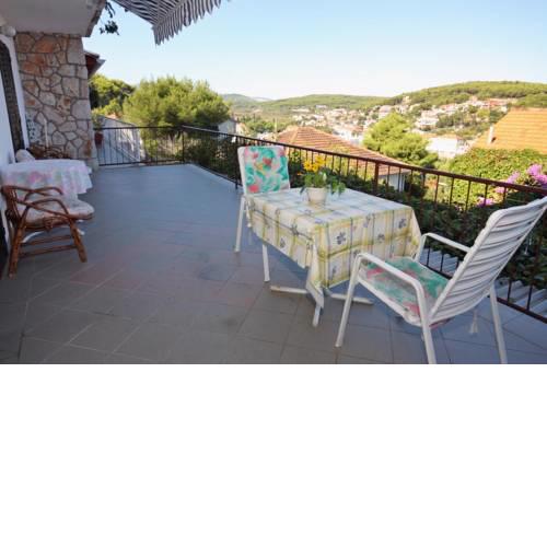 Apartments with a parking space Jelsa (Hvar) - 5728