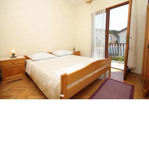 Apartments with a parking space Jelsa (Hvar) - 8789