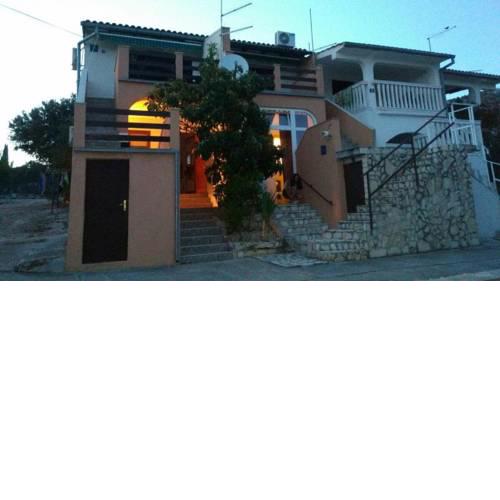 Apartments with a parking space Jezera (Murter) - 13786