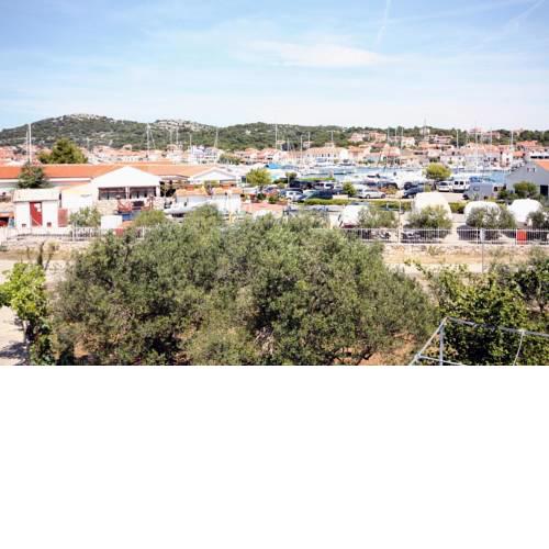 Apartments with a parking space Jezera (Murter) - 5080