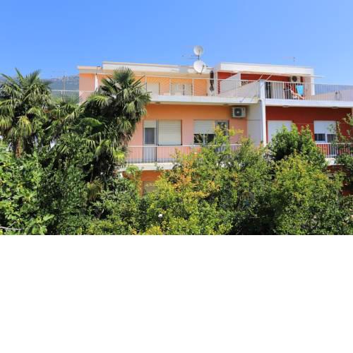 Apartments with a parking space Kastel Stari (Kastela) - 17447