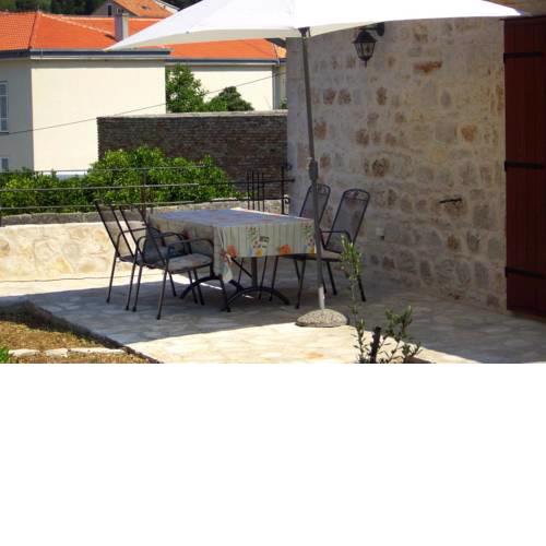 Apartments with a parking space Komiza (Vis) - 9247