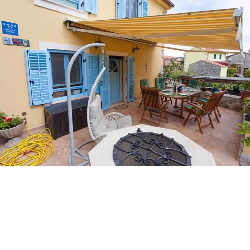 Apartments with a parking space Kornic (Krk) - 11506