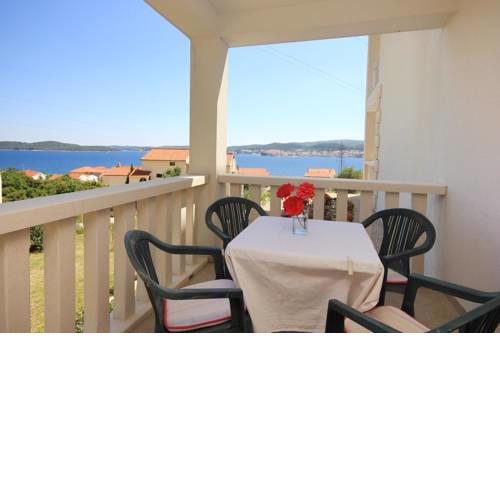 Apartments with a parking space Kuciste - Perna (Peljesac) - 10161