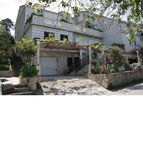 Apartments with a parking space Lumbarda (Korcula) - 4447