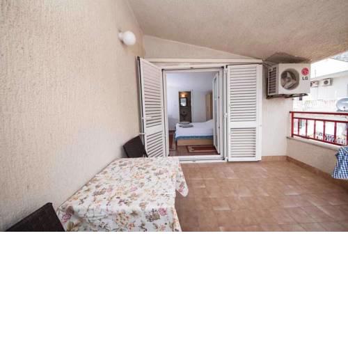 Apartments with a parking space Makarska - 18030