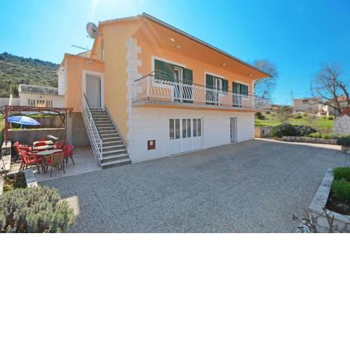 Apartments with a parking space Marina (Trogir) - 11554