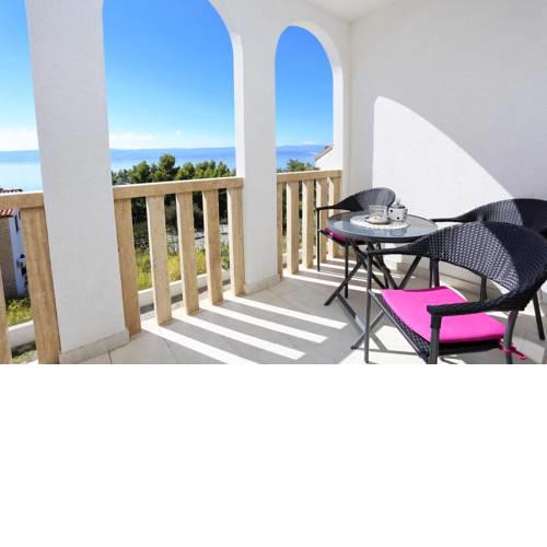 Apartments with a parking space Marusici (Omis) - 10330